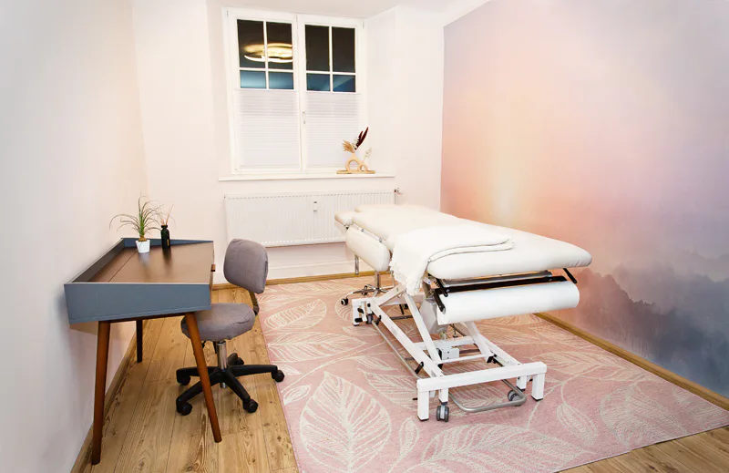 Behandlungsraum der Osteopathie Praxis Theresa Sandmaier in Hamburg Barmbek, Winterhude und Eimsbüttel
